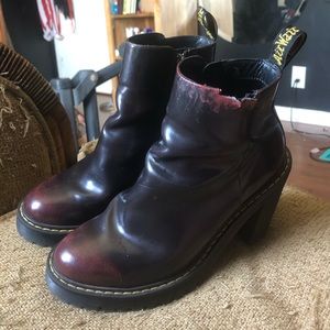 Dr. Martens Cherry Chelsea’s